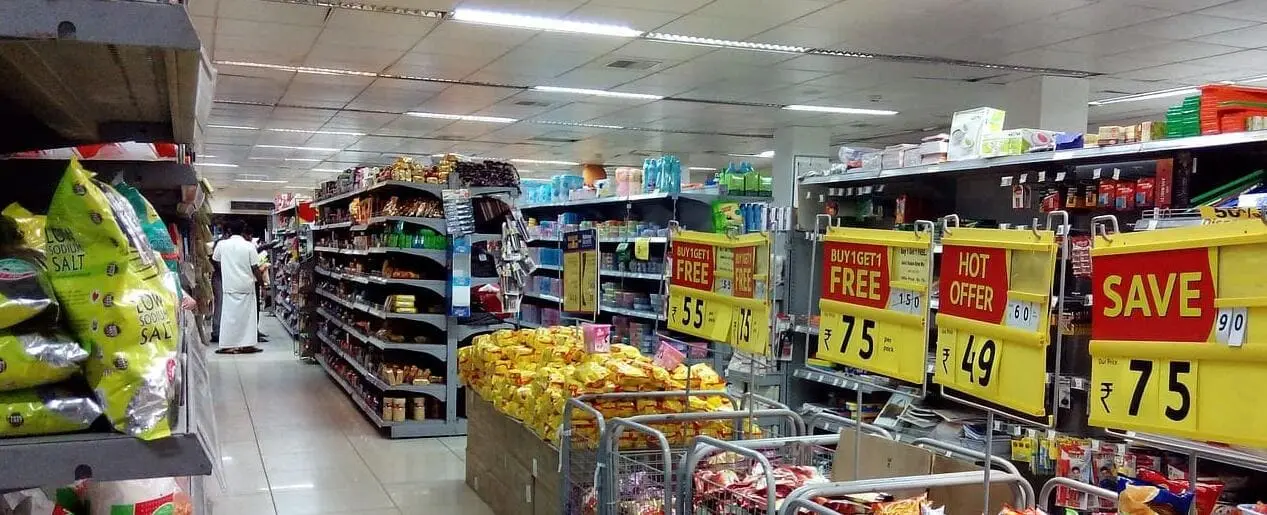 iluminación de supermercado